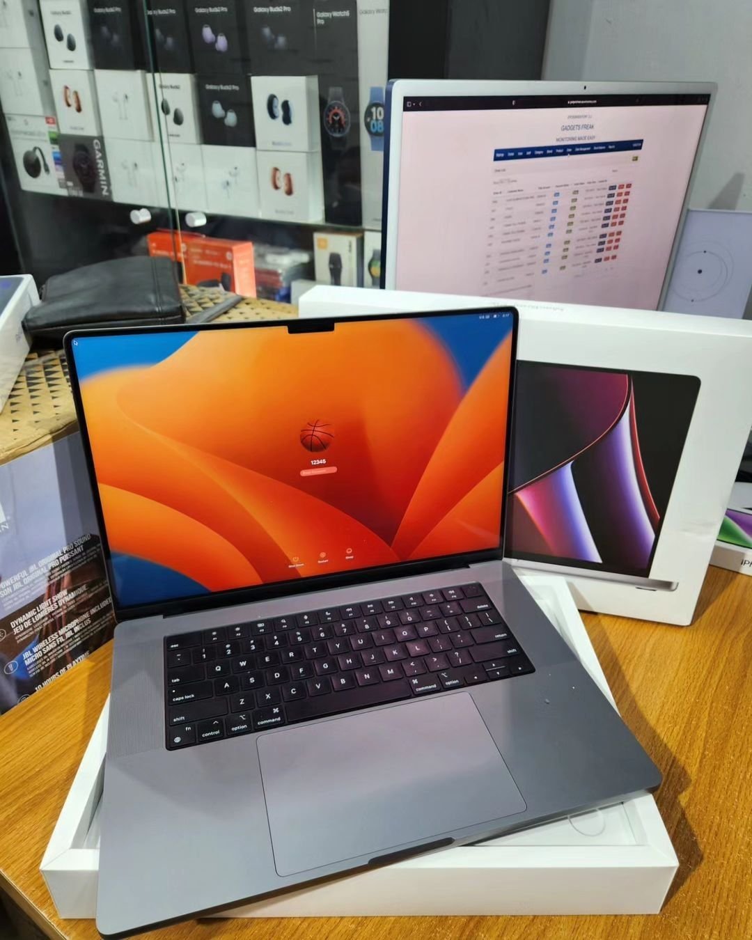Apple Macbook Pro M2 16